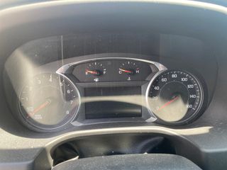 2021 GMC Acadia FWD SLE - Interior Instrument Cluster / Odometer Image